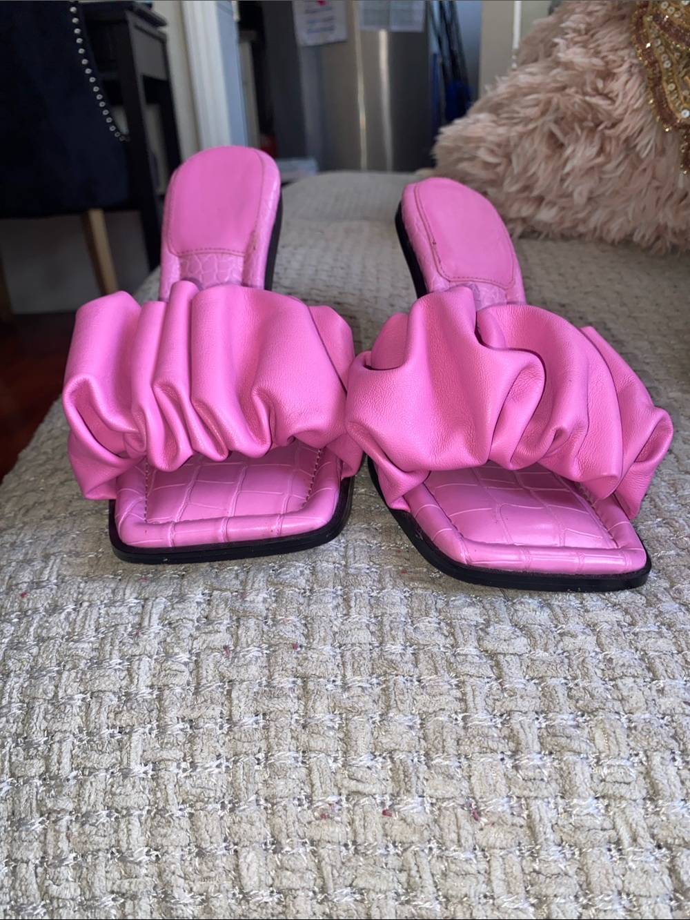 Circus by Sam Edelman Pink Ruched Slide Mules - Picture 10 of 10